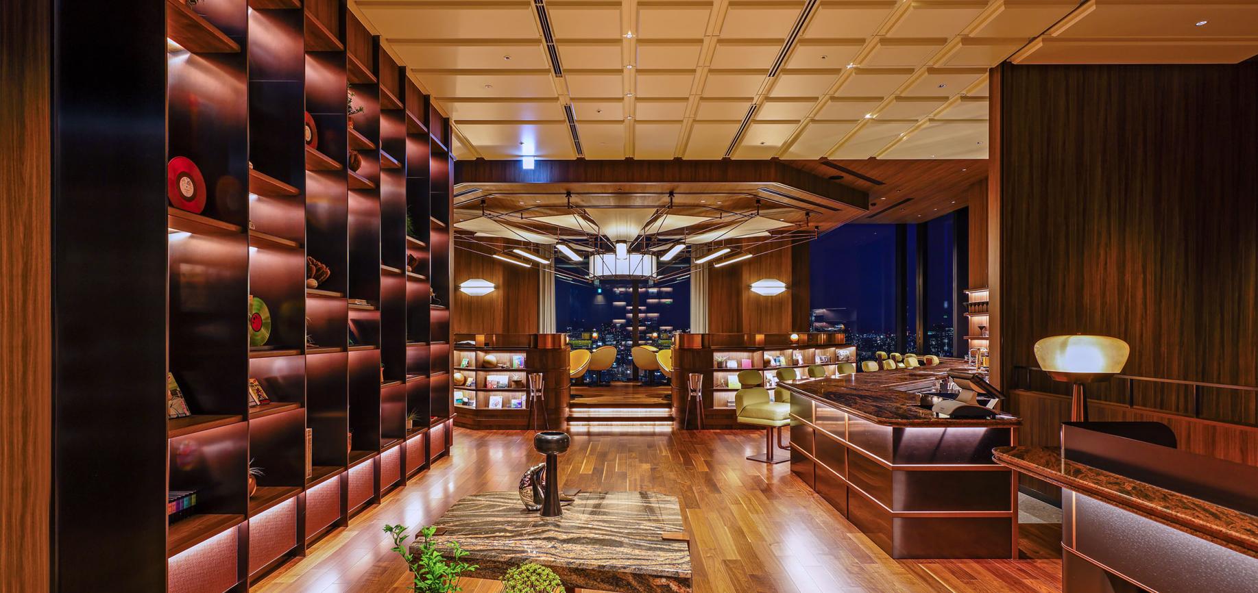 Smoke & Spin Lounge at Centara Grand Hotel Osaka